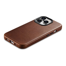 Заредете изображение във визуализатора на галерията – iCarer Oil Wax Premium Leather Case Leather Case for iPhone 14 Pro Max Magnetic with MagSafe brown (WMI14220704-RB) - TopMag
