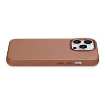Заредете изображение във визуализатора на галерията – iCarer Case Leather Genuine Leather Case Cover for iPhone 14 Pro Brown (WMI14220706-BN) (MagSafe Compatible) - TopMag
