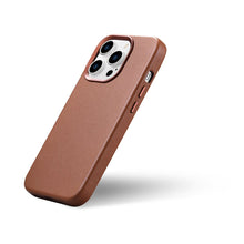 Заредете изображение във визуализатора на галерията – iCarer Case Leather Genuine Leather Case Cover for iPhone 14 Pro Max Brown (WMI14220708-BN) (MagSafe Compatible) - TopMag
