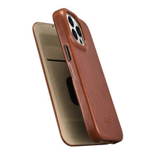 Заредете изображение във визуализатора на галерията – iCarer CE Oil Wax Premium Leather Folio Case Leather Case for iPhone 14 Pro Max Flip Magnetic MagSafe Brown (AKI14220708-BN) - TopMag
