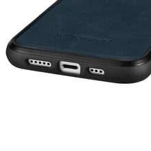 Заредете изображение във визуализатора на галерията – iCarer Leather Oil Wax case with genuine leather cover for iPhone 14 (MagSafe compatible) blue (WMI14220717-BU) - TopMag
