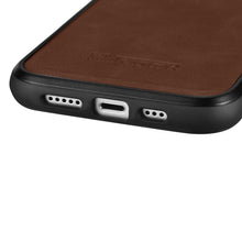 Заредете изображение във визуализатора на галерията – iCarer Leather Oil Wax case with genuine leather for iPhone 14 Plus (MagSafe compatible) brown (WMI14220719-BN) - TopMag

