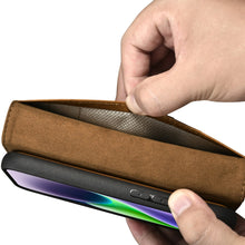 Заредете изображение във визуализатора на галерията – iCarer Oil Wax Wallet Case 2in1 case iPhone 14 Plus Leather Flip Cover Anti-RFID brown (WMI14220723-TN) - TopMag
