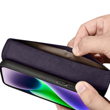 Заредете изображение във визуализатора на галерията – iCarer Wallet Case 2in1 case iPhone 14 Leather Flip Cover Anti-RFID dark purple (WMI14220725-DP) - TopMag
