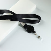 Заредете изображение във визуализатора на галерията – Ski pass tag with card case + black lanyard - TopMag
