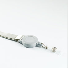 Заредете изображение във визуализатора на галерията – Ski pass tag with card case + black lanyard - TopMag
