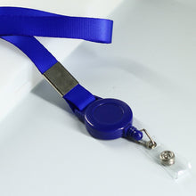 Заредете изображение във визуализатора на галерията – Ski pass tag with card case + blue lanyard - TopMag
