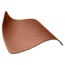 Заредете изображение във визуализатора на галерията – Spigen LD301 MOUSE PAD BROWN - TopMag
