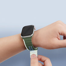 Заредете изображение във визуализатора на галерията – Magnetic Apple Watch Ultra, SE, 8, 7, 6, 5, 4, 3, 2, 1 (49, 45, 44, 42 mm) Dux Ducis Strap (LD Version) - Green
