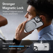 Заредете изображение във визуализатора на галерията – ESR AIR ARMOR HALOLOCK MAGSAFE IPHONE 13/14 CLEAR / BLACK - TopMag
