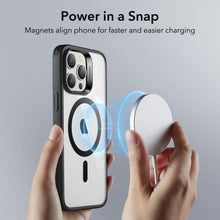 Заредете изображение във визуализатора на галерията – ESR CH HALOLOCK MAGSAFE IPHONE 14 PRO CLEAR / BLACK - TopMag
