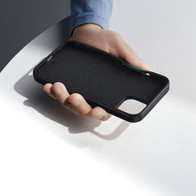 Заредете изображение във визуализатора на галерията – Ugreen LP626 Silky Silicone Protective Case Rubber Flexible Silicone Phone Case for iPhone 14 Plus Black (90920) - TopMag
