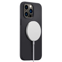 Заредете изображение във визуализатора на галерията – Spigen SILICONE FIT MAG MAGSAFE IPHONE 14 PRO MAX BLACK - TopMag
