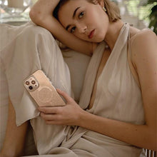 Заредете изображение във визуализатора на галерията – Uniq case Coehl Lumino iPhone 14 Pro 6.1 "gold / champagne gold - TopMag
