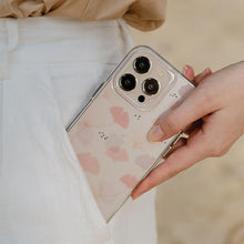 Заредете изображение във визуализатора на галерията – Uniq case Coehl Meadow iPhone 14 Pro 6.1 "pink / spring pink - TopMag
