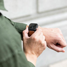 Заредете изображение във визуализатора на галерията – UNIQ etui Garde Apple Watch Series 7/8 45mm. przezroczysty/clear - TopMag
