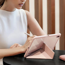 Заредете изображение във визуализатора на галерията – UNIQ etui Moven iPad Air 10.9 (2022/2020) Antimicrobial różowy/ blush pink - TopMag
