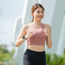 Заредете изображение във визуализатора на галерията – UNIQ pasek Linus Apple Watch Series 4/5/6/7/8/SE/SE2 38/40/41mm. Airosoft Silicone różowy/blush pink - TopMag
