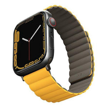 Заредете изображение във визуализатора на галерията – UNIQ pasek Revix Apple Watch Series 4/5/6/7/8/SE/SE2/Ultra 42/44/45mm. Reversible Magnetic musztardowy-khaki/mustard-khaki - TopMag
