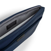 Заредете изображение във визуализатора на галерията – UNIQ torba Bergen laptop Sleeve 14" niebieski/abyss blue - TopMag
