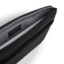 Заредете изображение във визуализатора на галерията – UNIQ torba Bergen laptop Sleeve 16" czarny/midnight black - TopMag
