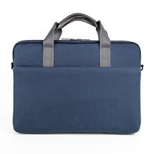 Заредете изображение във визуализатора на галерията – UNIQ torba Stockholm laptop Sleeve 16" niebieski/abyss blue - TopMag
