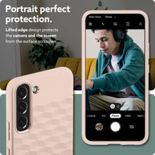 Заредете изображение във визуализатора на галерията – CASEOLOGY PARALLAX GALAXY S22 INDIA PINK
