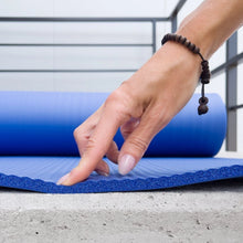 Заредете изображение във визуализатора на галерията – Wozinsky exercise mat 181 x 63 x 0.9 cm thick gymnastic yoga mat purple
