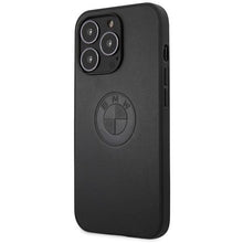 Заредете изображение във визуализатора на галерията – Case BMW BMHCP13LREELK iPhone 13 Pro / 13 6.1" black/black hardcase Leather Emboss
