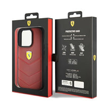 Заредете изображение във визуализатора на галерията – Original FERRARI hardcase Leather Stitched Lines FEHCP15LRDUR do Iphone 15 Pro Red
