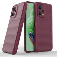 Заредете изображение във визуализатора на галерията – Magic Shield Case Cover for Xiaomi Redmi Note 12 5G / Poco X5 5G Flexible Armor Cover Burgundy
