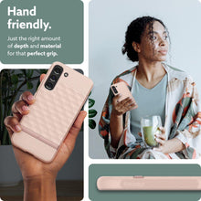 Заредете изображение във визуализатора на галерията – CASEOLOGY PARALLAX GALAXY S22 INDIA PINK

