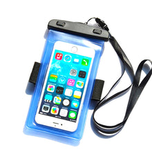Заредете изображение във визуализатора на галерията – Waterproof case with a PVC phone band - blue
