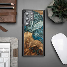 Заредете изображение във визуализатора на галерията – Wood and resin case for Samsung Galaxy S23 Ultra Bewood Unique Planet Earth - blue-green
