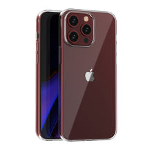 Заредете изображение във визуализатора на галерията – iPhone 15 Pro Max case from the Ultra Clear series in transparent color
