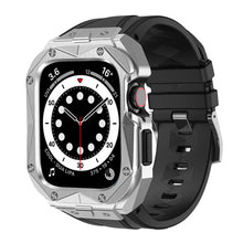 Заредете изображение във визуализатора на галерията – Kingxbar CYF140 2in1 Rugged Case for Apple Watch 8, 7 (45 mm) Stainless Steel with Strap Silver
