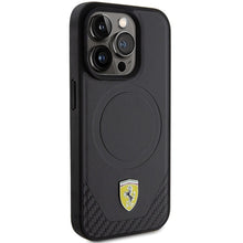 Заредете изображение във визуализатора на галерията – Original FERRARI hardcase Carbon Metal Logo Magsafe FEHMP15LPTEK for Iphone 15 Pro Black
