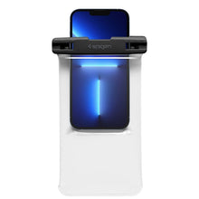 Заредете изображение във визуализатора на галерията – Spigen a601 universal waterproof case transparent - TopMag
