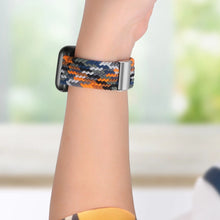 Заредете изображение във визуализатора на галерията – Strap Fabric Band for Watch 9 / 8 / 7 / 6 / SE / 5 / 4 / 3 / 2 (41mm / 40mm / 38mm) Braided Fabric Strap Watch Bracelet Pattern 6
