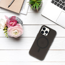 Заредете изображение във визуализатора на галерията – Magnetic Frosted Case for Iphone 15 Pro Max Black
