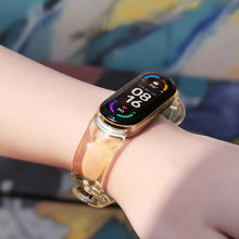 Заредете изображение във визуализатора на галерията – Replacment silicone band strap for Xiaomi Mi Band 6 / 5 purple
