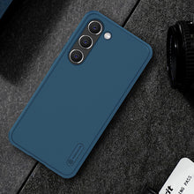Заредете изображение във визуализатора на галерията – Nillkin Super Frosted Shield Pro case for Samsung Galaxy S23 armored case + phone stand green
