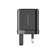 Заредете изображение във визуализатора на галерията – UK Joyrooom FlashSeries JR-TCF05 20W USB-A USB-C Charger - Black
