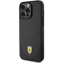 Заредете изображение във визуализатора на галерията – Original FERRARI hardcase Carbon Metal Logo Magsafe FEHMP15XPTEK for Iphone 15 Pro Max Black
