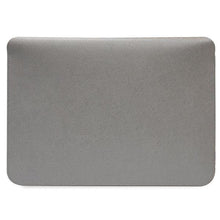 Заредете изображение във визуализатора на галерията – Karl Lagerfeld Sleeve KLCS16SAKCPMG 16" silver/silver Saffiano Karl&amp;Choupette
