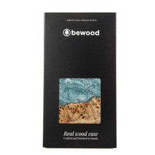 Заредете изображение във визуализатора на галерията – Wood and resin case for iPhone 15 Plus Bewood Unique Uranus - blue and white
