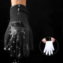 Заредете изображение във визуализатора на галерията – Insulated sports phone gloves (size S) - black
