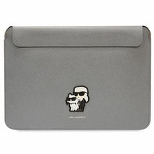 Заредете изображение във визуализатора на галерията – Karl Lagerfeld Sleeve KLCS16SAKCPMG 16" silver/silver Saffiano Karl&amp;Choupette
