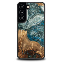 Заредете изображение във визуализатора на галерията – Wood and resin case for Samsung Galaxy S22 Bewood Unique Planet Earth - blue-green

