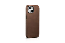 Заредете изображение във визуализатора на галерията – MagSafe-compatible leather case for iPhone 15 Plus iCarer Oil Wax Premium Leather - brown
